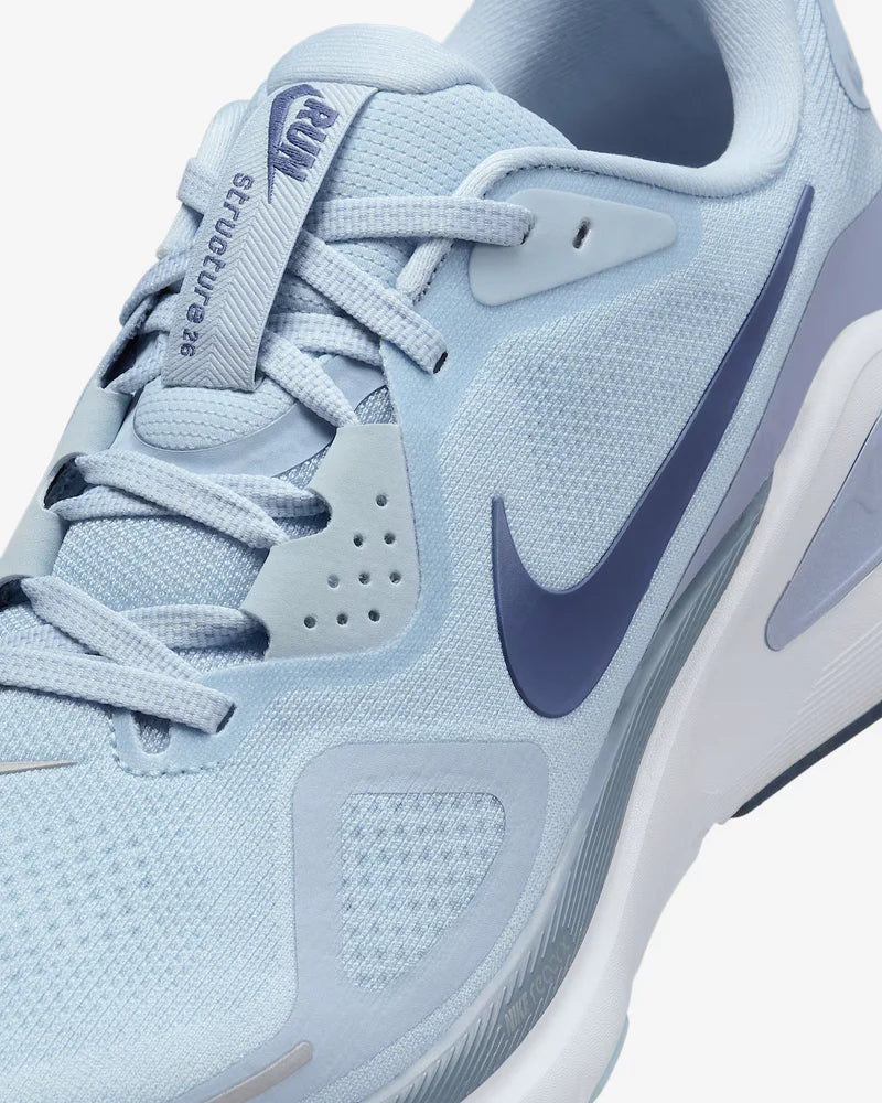 Nike Structure 26